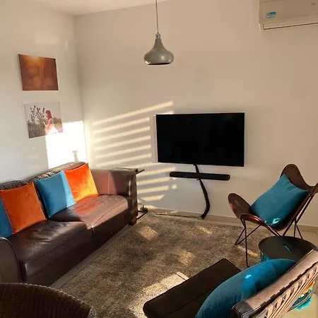 Gorgeous 1 Bedroom Close To Town Centre Апартаменты