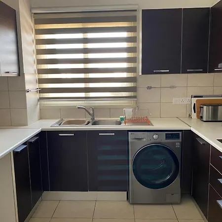 Gorgeous 1 Bedroom Close To Town Centre Лимасол