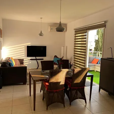 Gorgeous 1 Bedroom Close To Town Centre * Лимасол