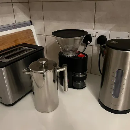 Gorgeous 1 Bedroom Close To Town Centre